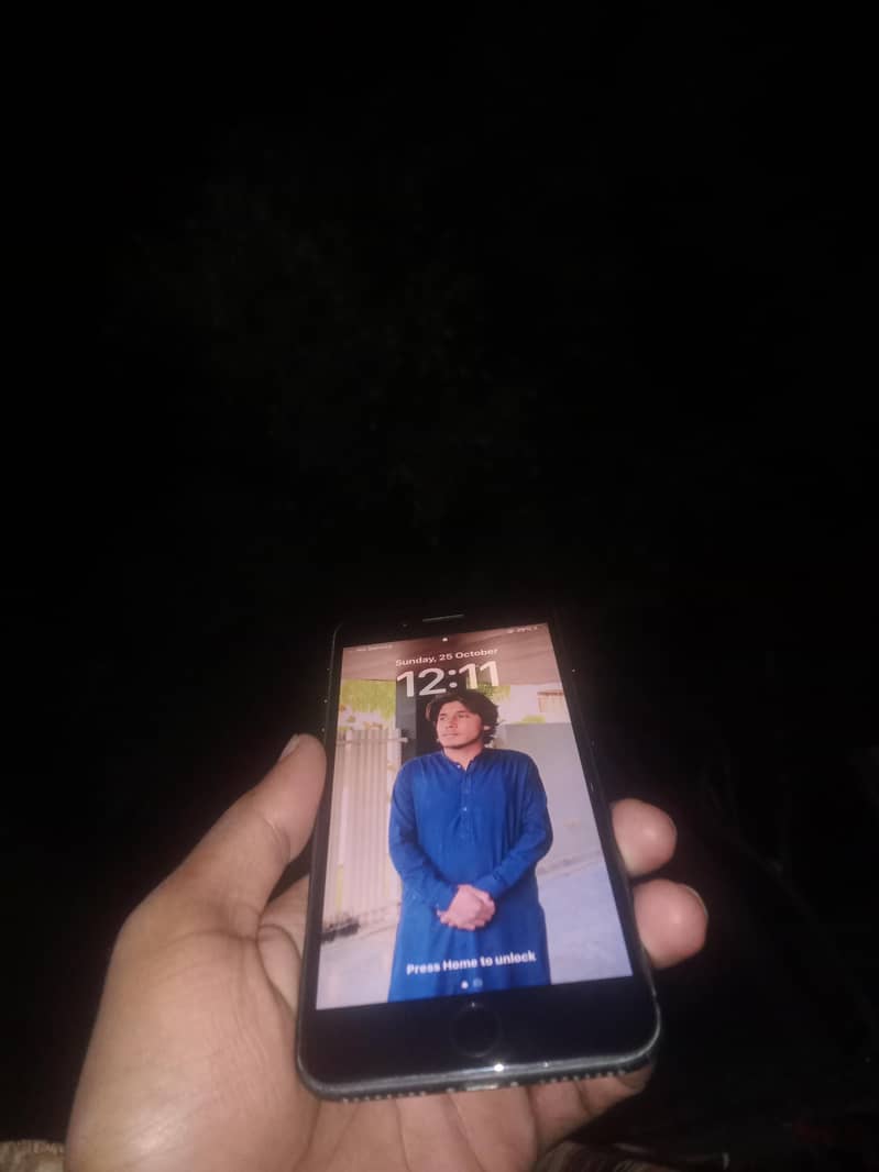 Apple iPhone 8 Plus 2