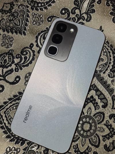 Realme C100