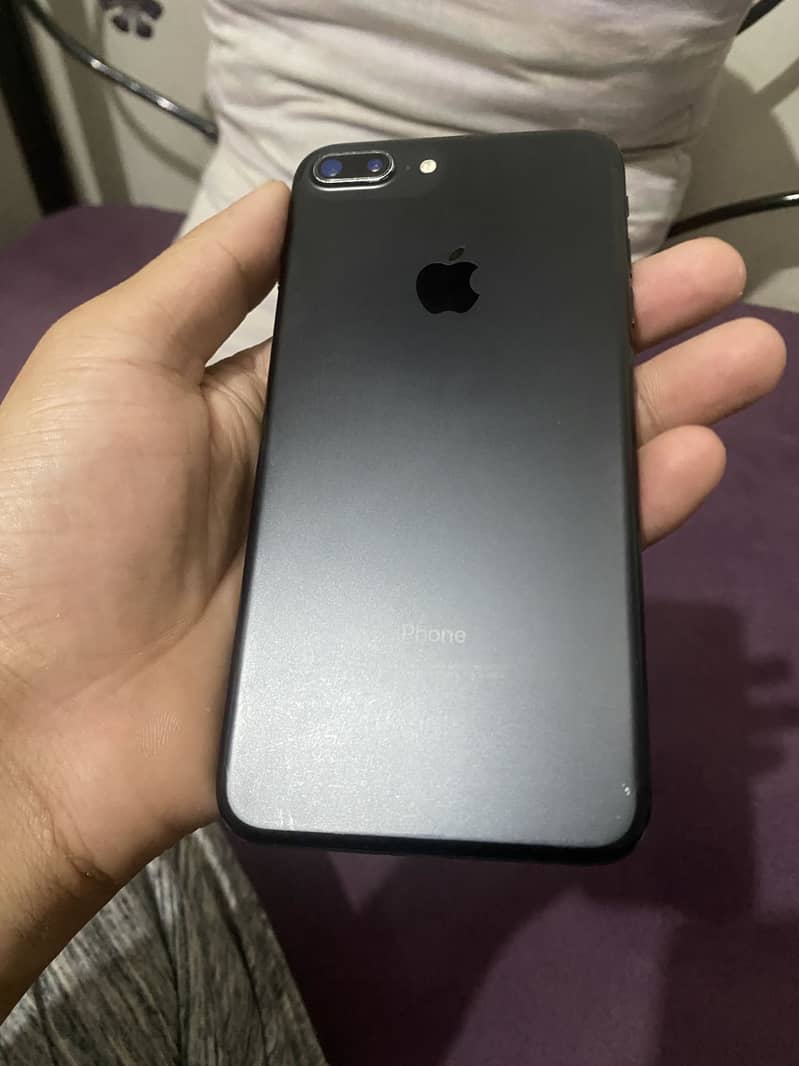 Apple iPhone 7 Plus 2