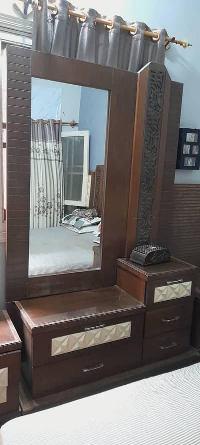 dressing table