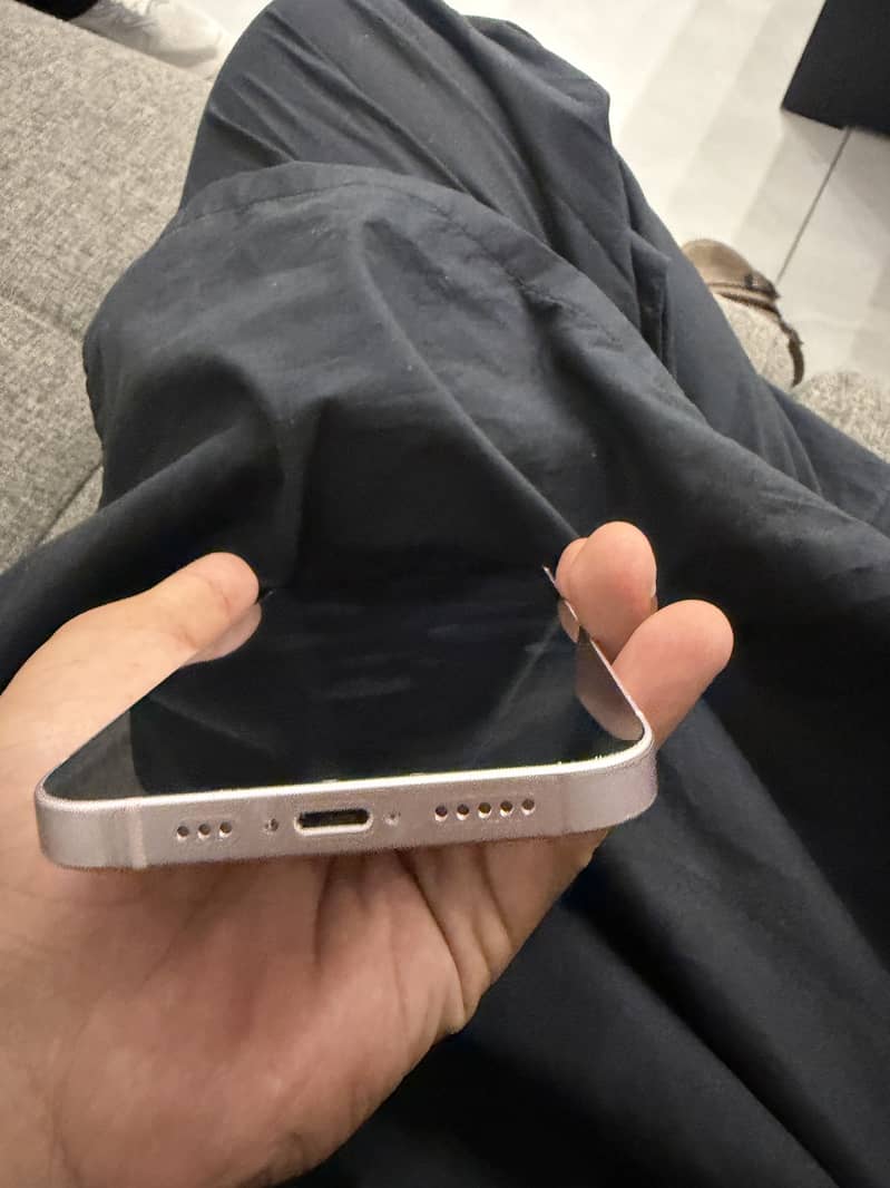 Apple iPhone 13 1