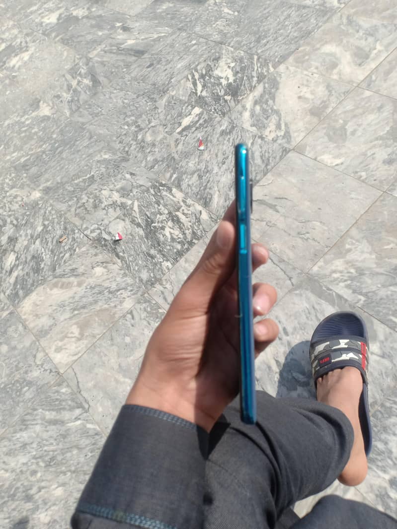 Xiaomi Redmi Note 9S 3