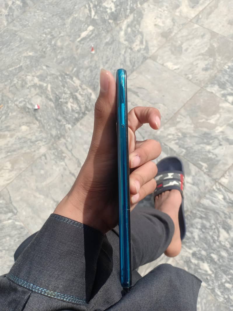 Xiaomi Redmi Note 9S 4