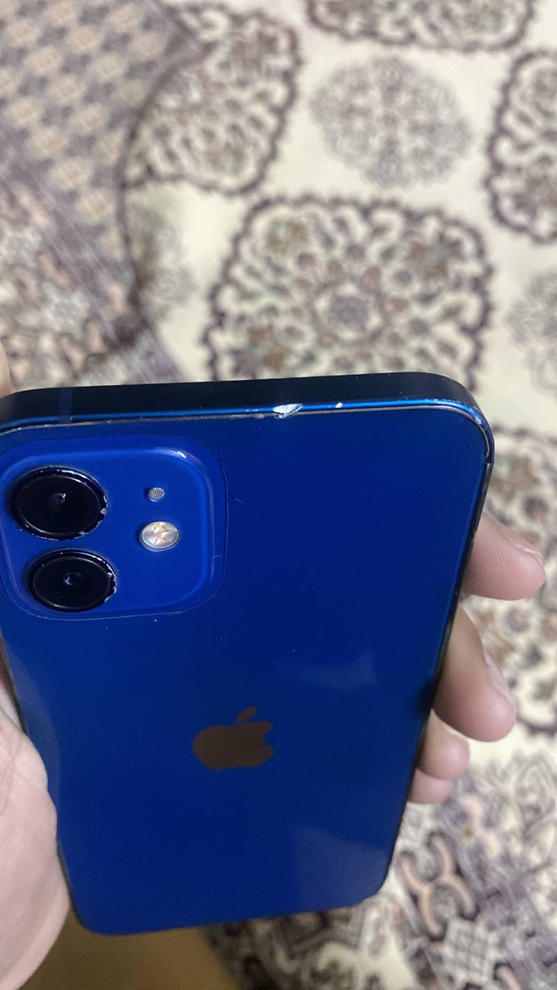 Apple iPhone 12 4