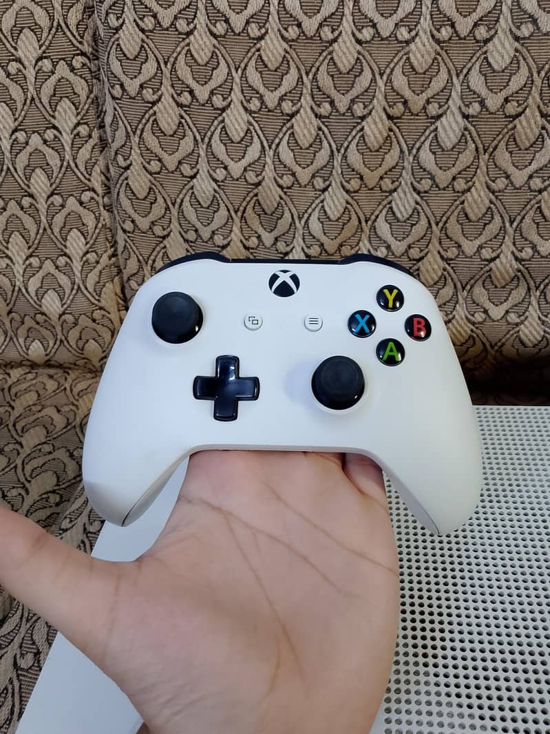 Xbox one s 4