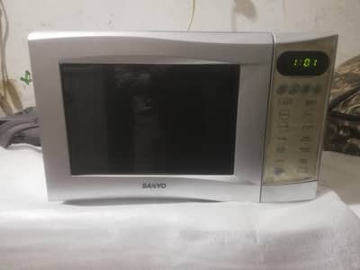 Sanyo micro waves + grill + baking oven