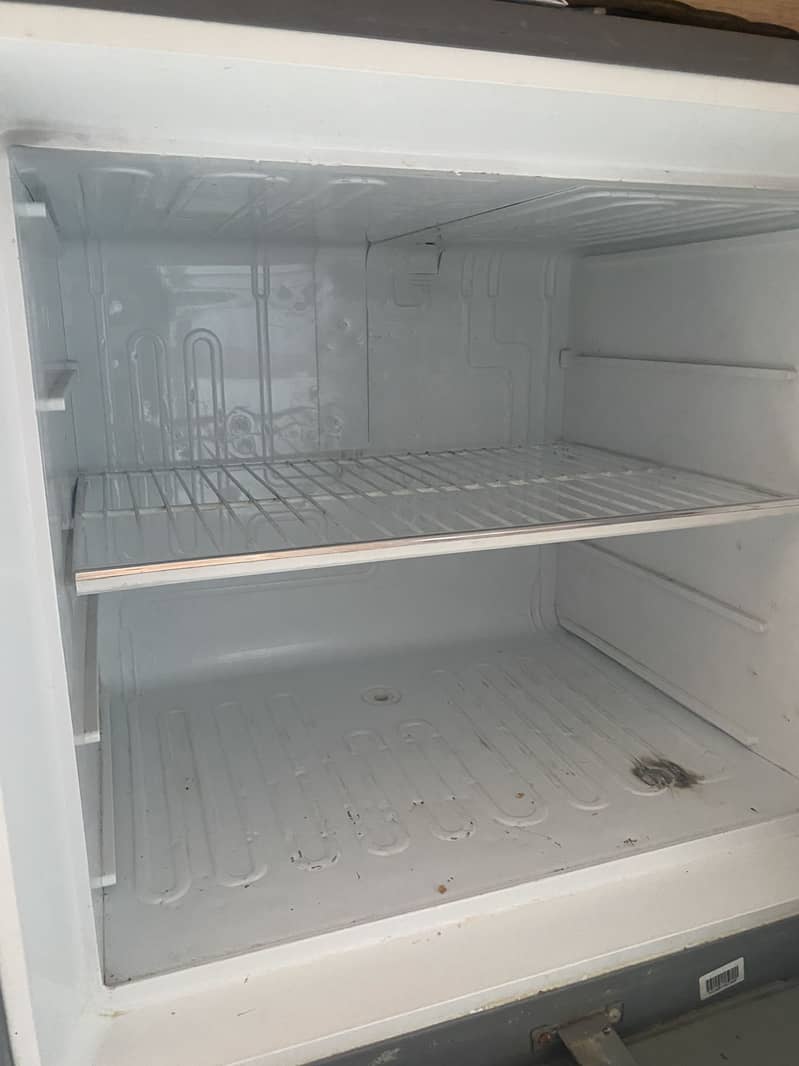 Dawlance refrigerator 1