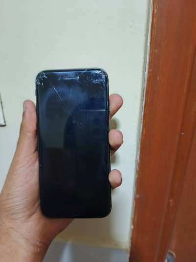 Apple iPhone SE