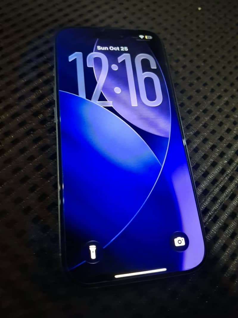 Apple iPhone 16 Pro 1