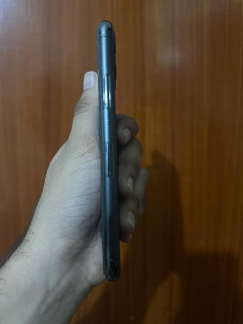 Apple iPhone 11 Pro 2