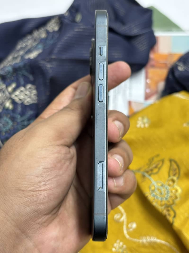 Apple iPhone 13 1