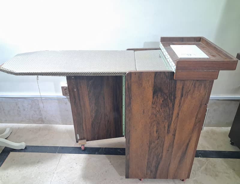 Foldable Iron Stand 2