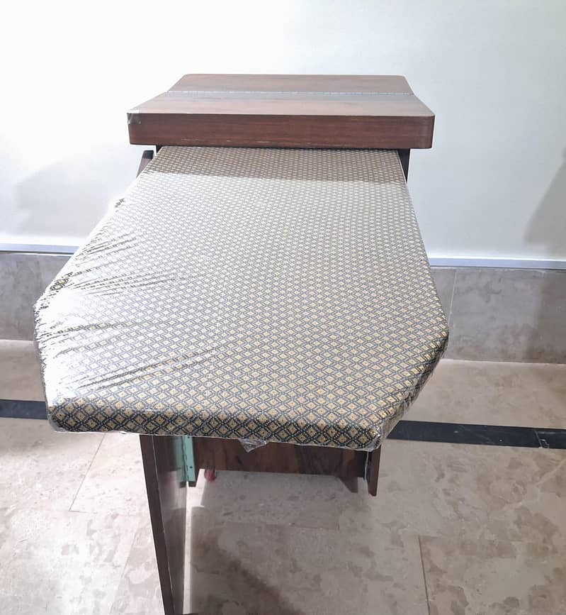 Foldable Iron Stand 3