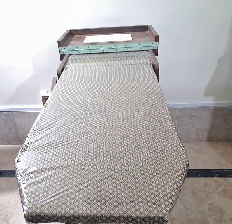 Foldable Iron Stand 4