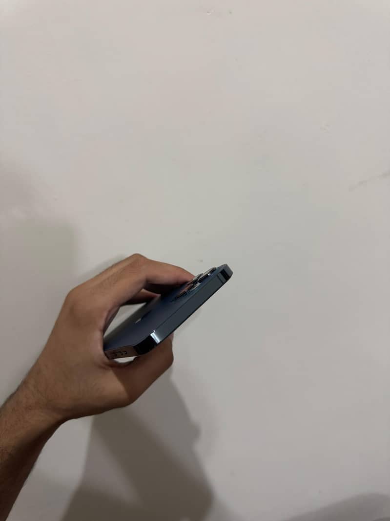 Apple iPhone 12 Pro Max 4