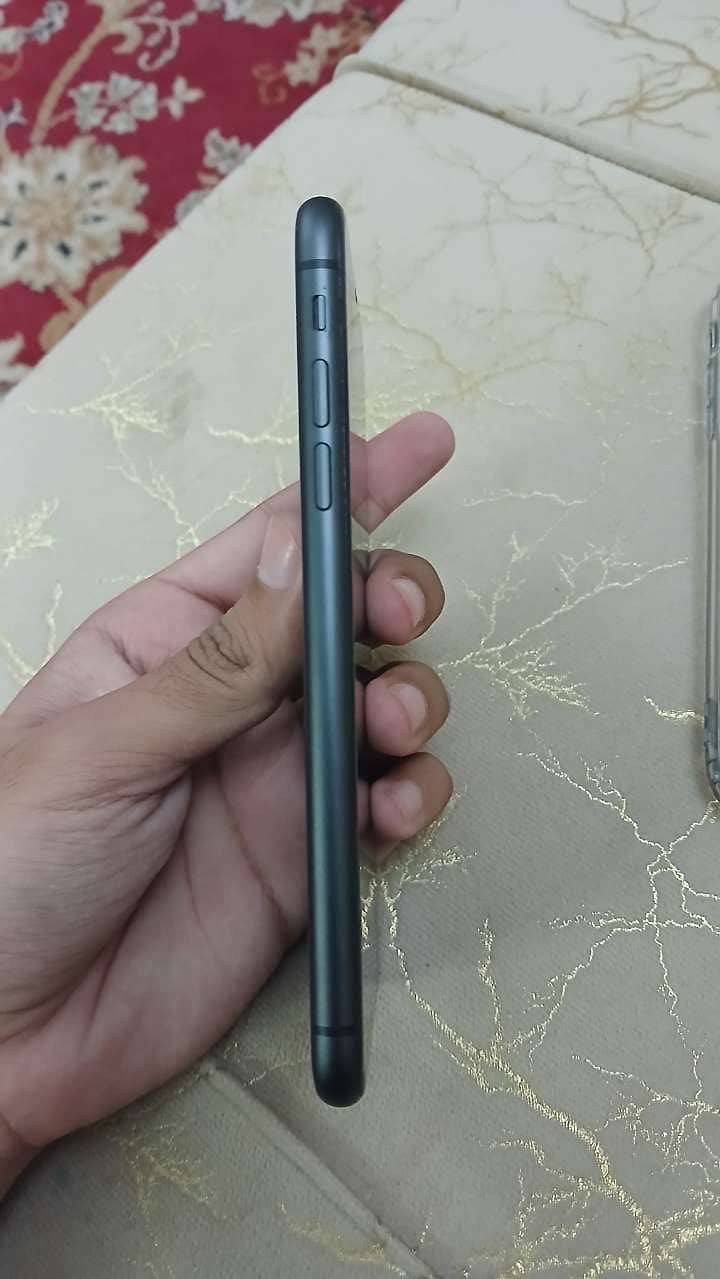 Apple iPhone 11 8