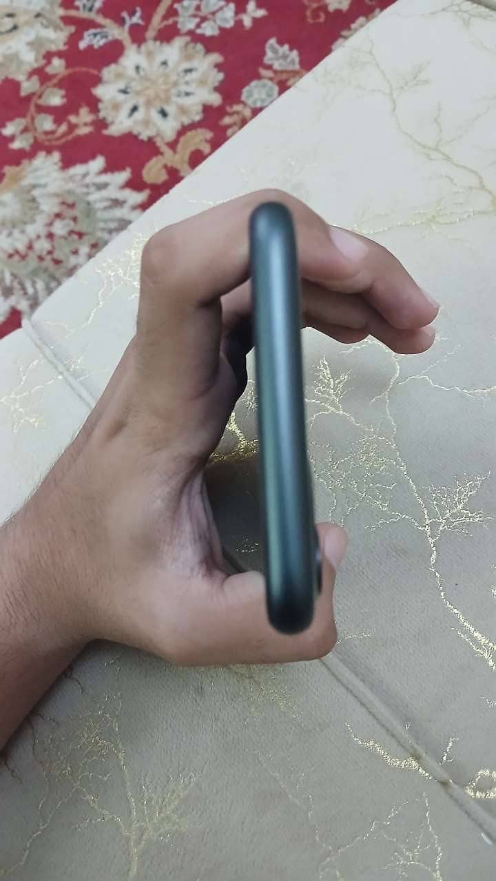 Apple iPhone 11 9