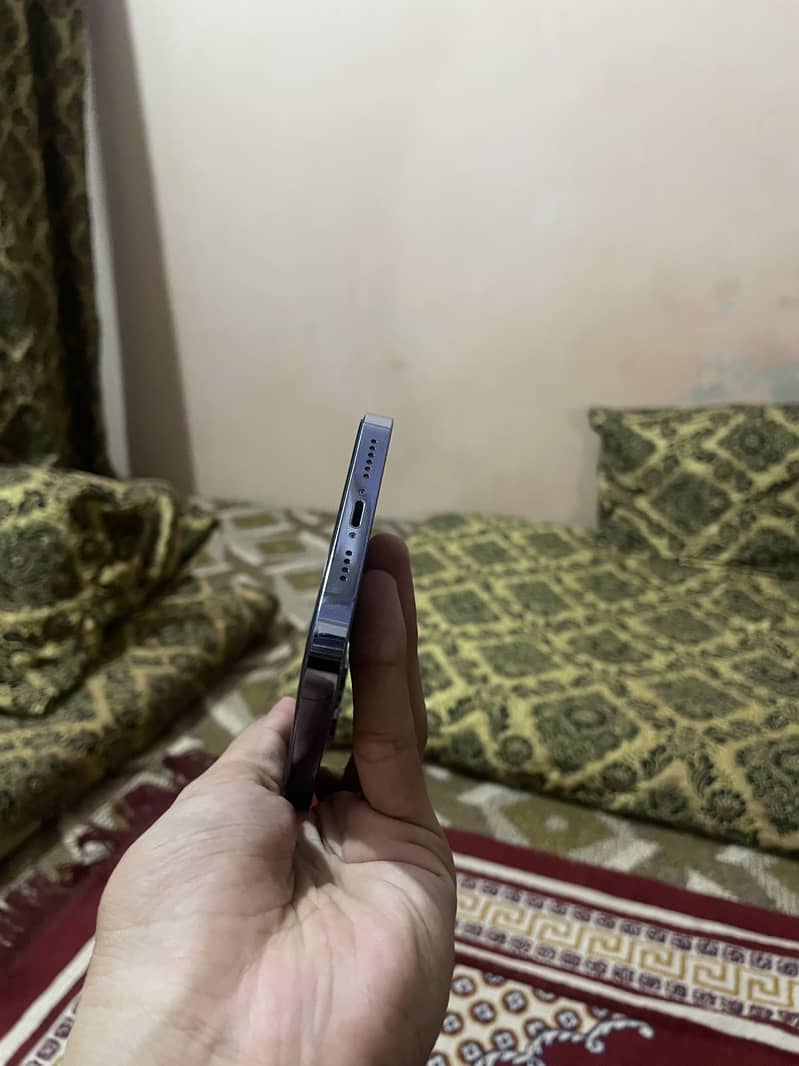 Apple iPhone 13 Pro Max 8
