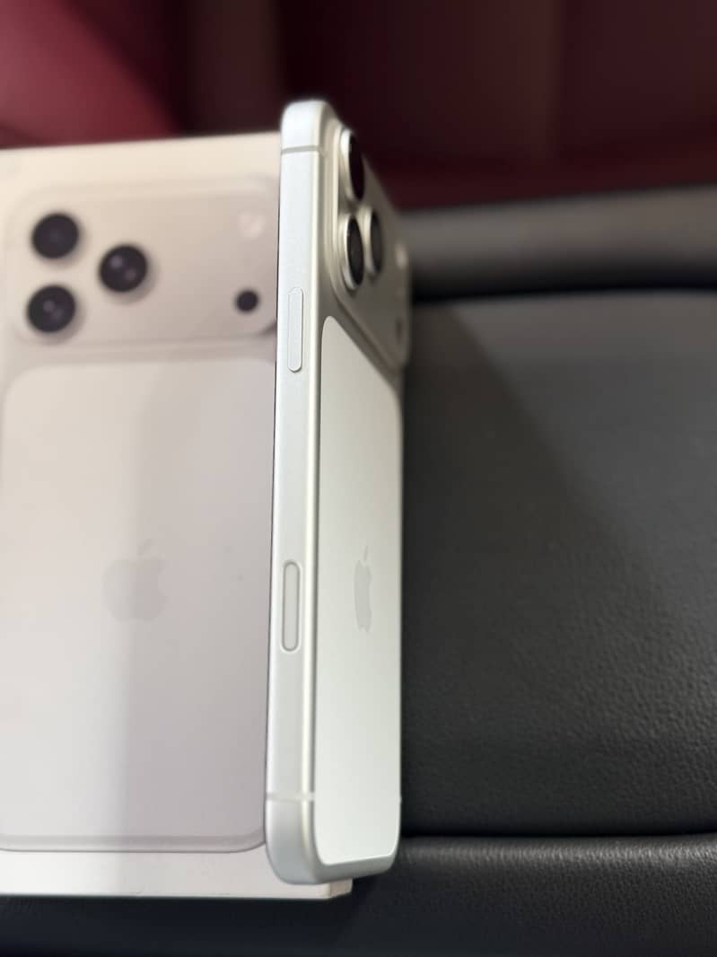 iPhone 17 Pro Max 1