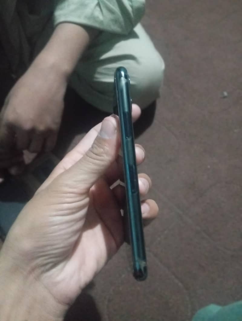 Apple iPhone 11 Pro 2