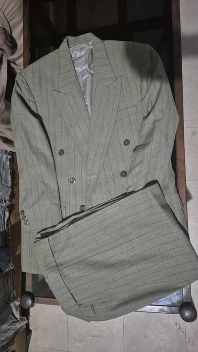 2 pc suit in new condition