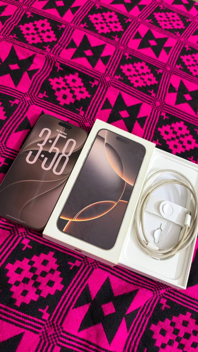 Apple iPhone 16 Pro Max 0