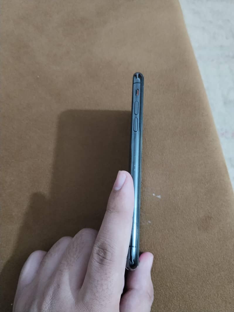 iphone x 10/9 condition 4