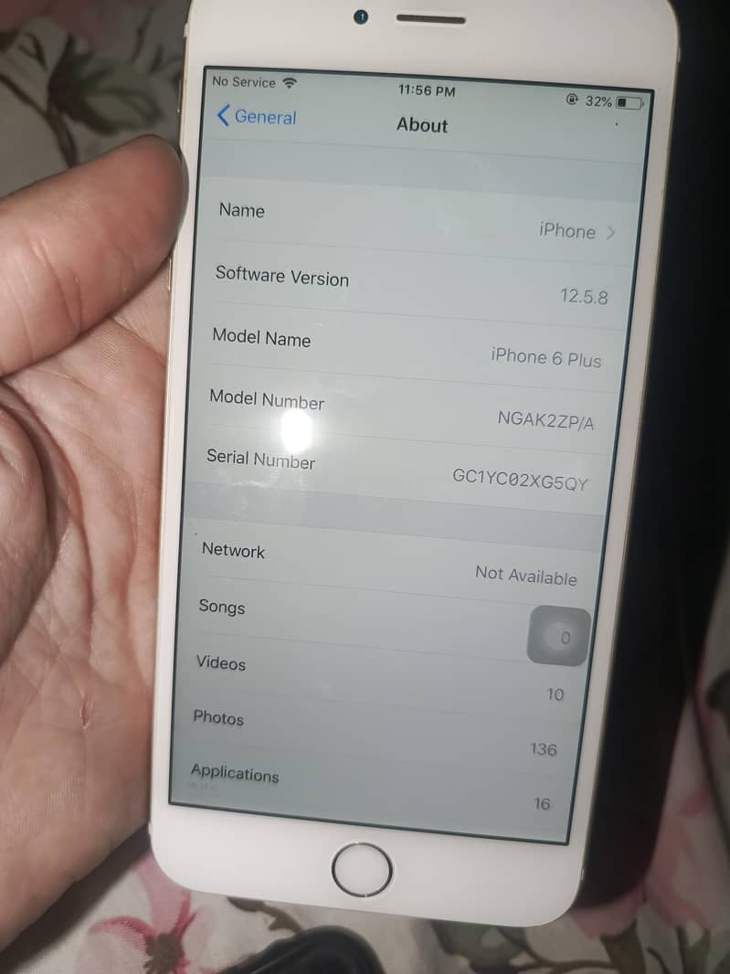 Apple iPhone 6 Plus 1