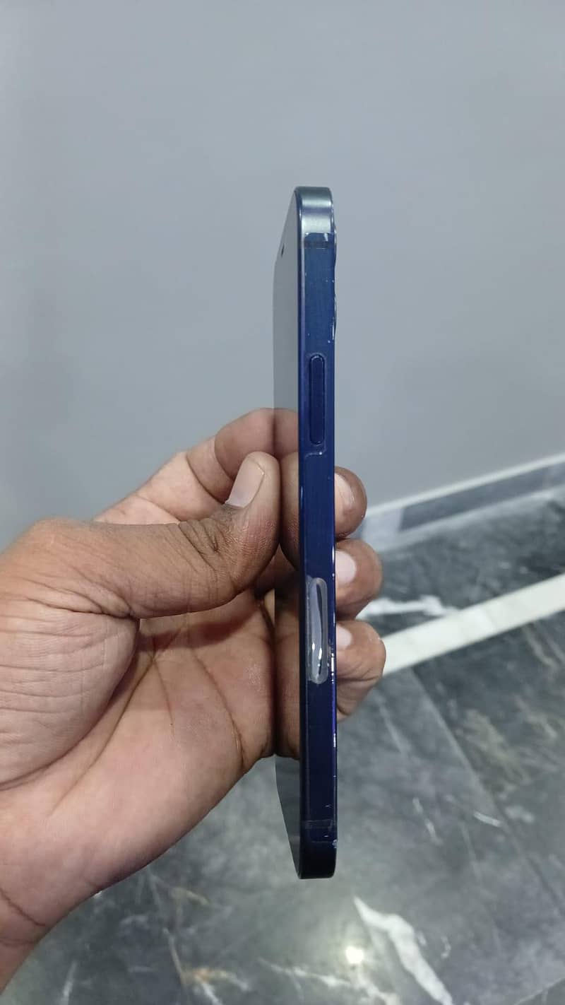 Apple iPhone 12 3