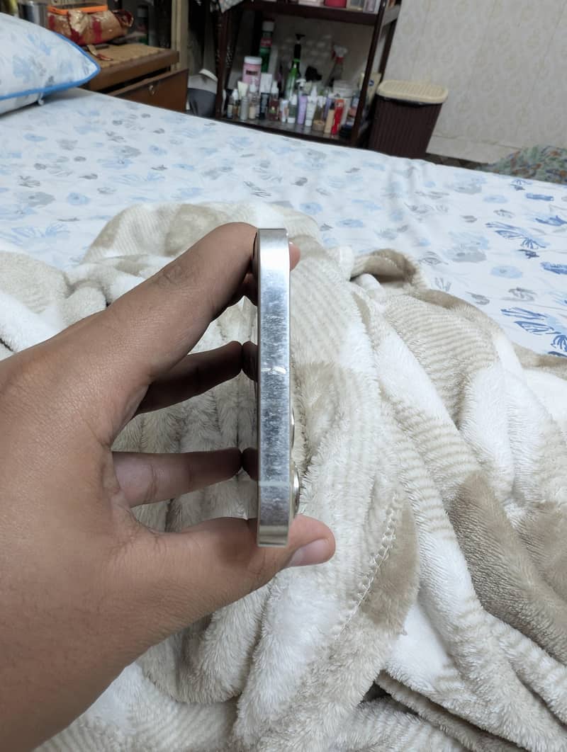 Apple iPhone 12 Pro Max 3