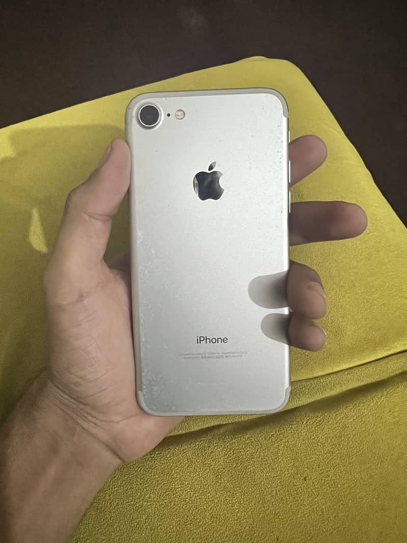Apple iPhone 7 0
