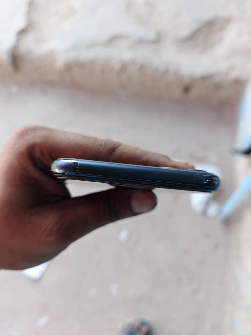 Apple iPhone 11 Pro Max 6