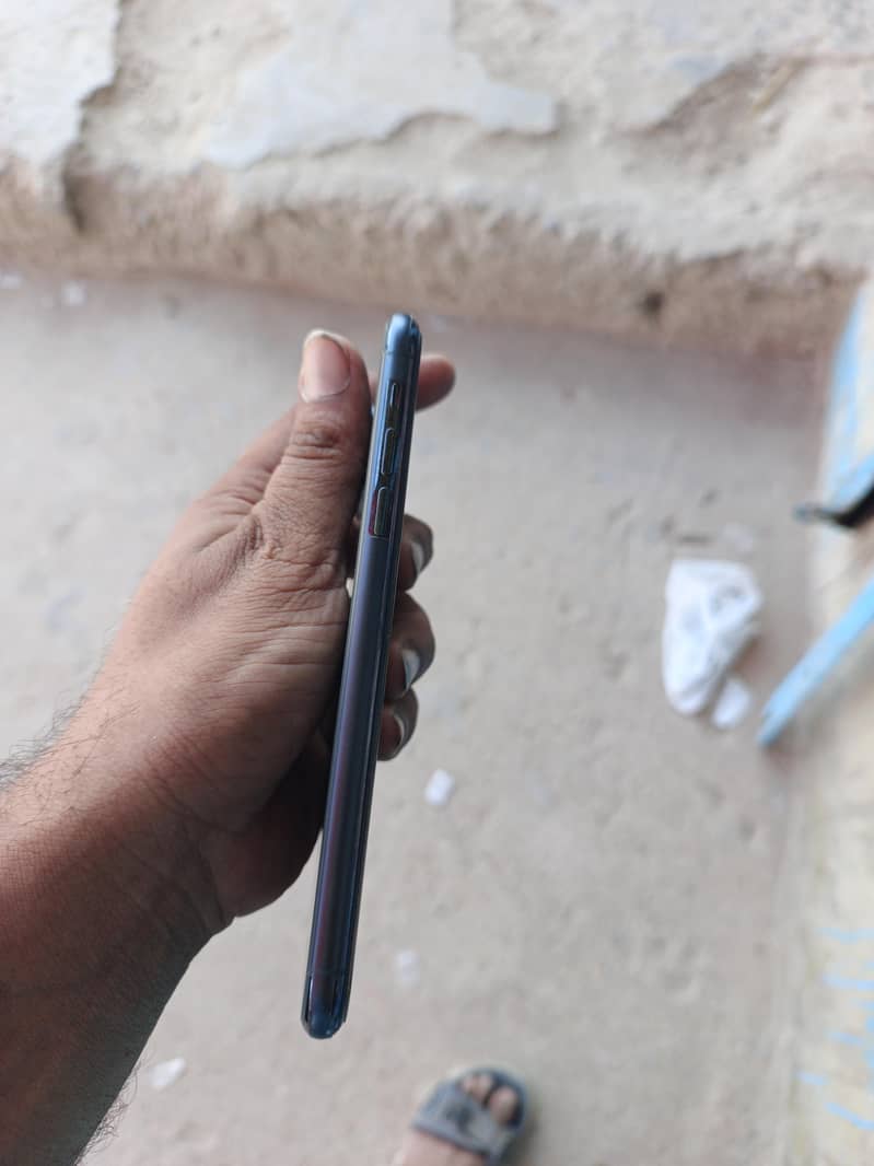 Apple iPhone 11 Pro Max 7
