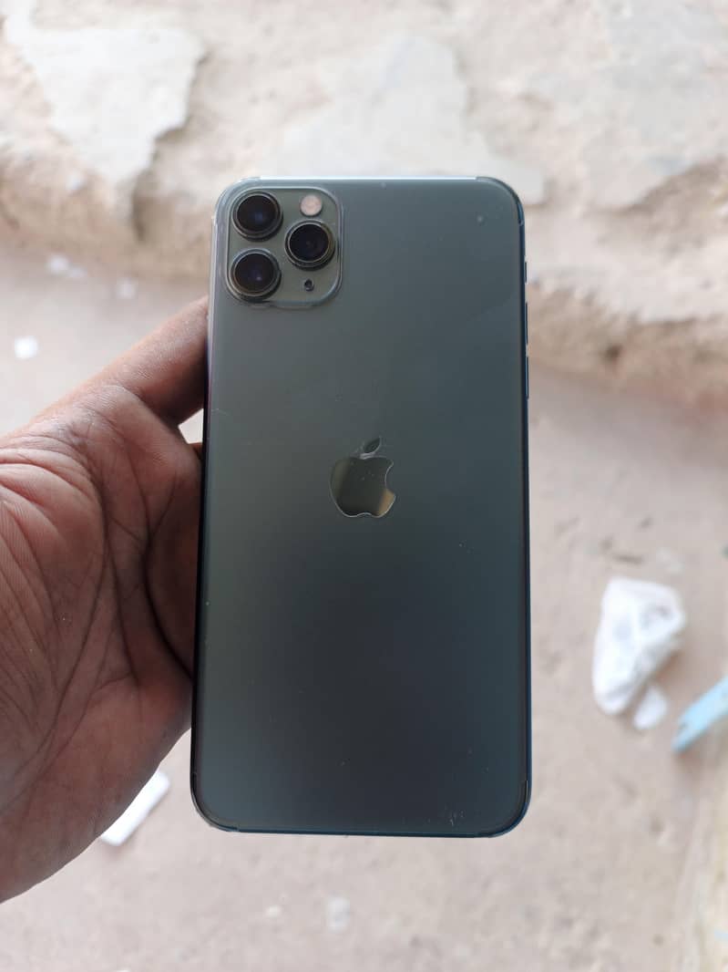 Apple iPhone 11 Pro Max 9