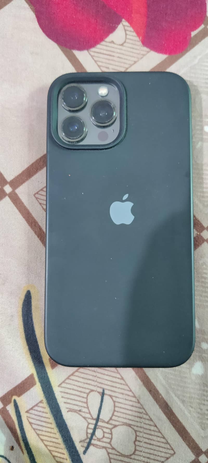 Apple iPhone 13 Pro Max 4