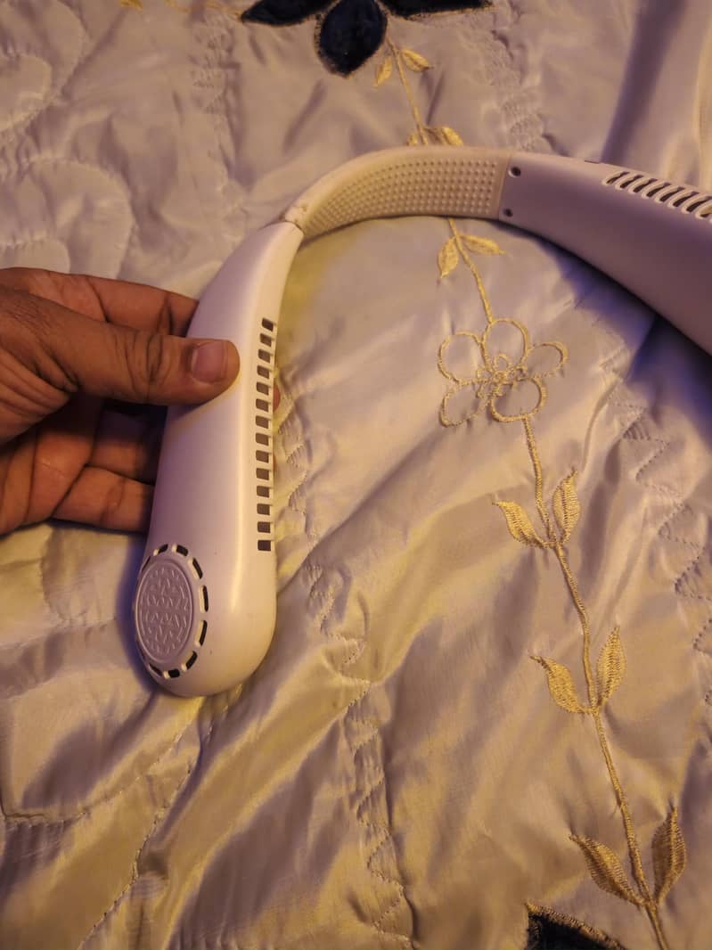 Neck fan 2