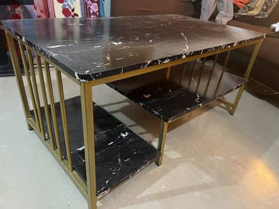 Center sofa table in good condition and unique style