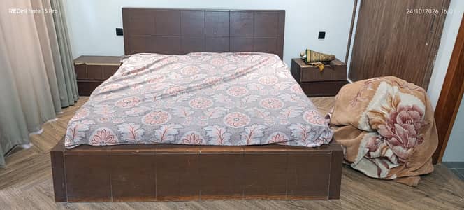 Wooden Double Bed with Headboard & Footboard – Rs. 18,000