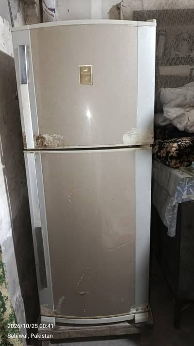 Urgent Sale Dawlance Fridge Large Size 03006933822