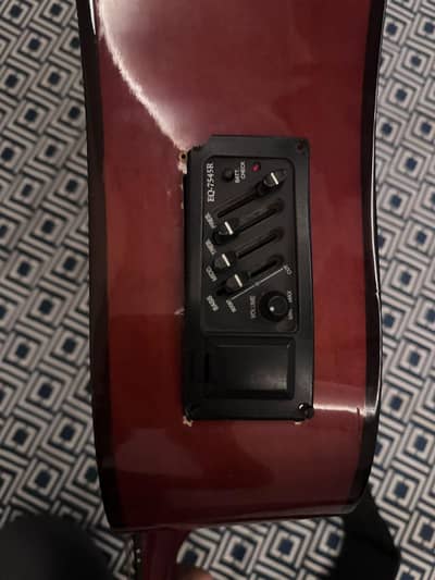 ACOUSTIC GUITAR