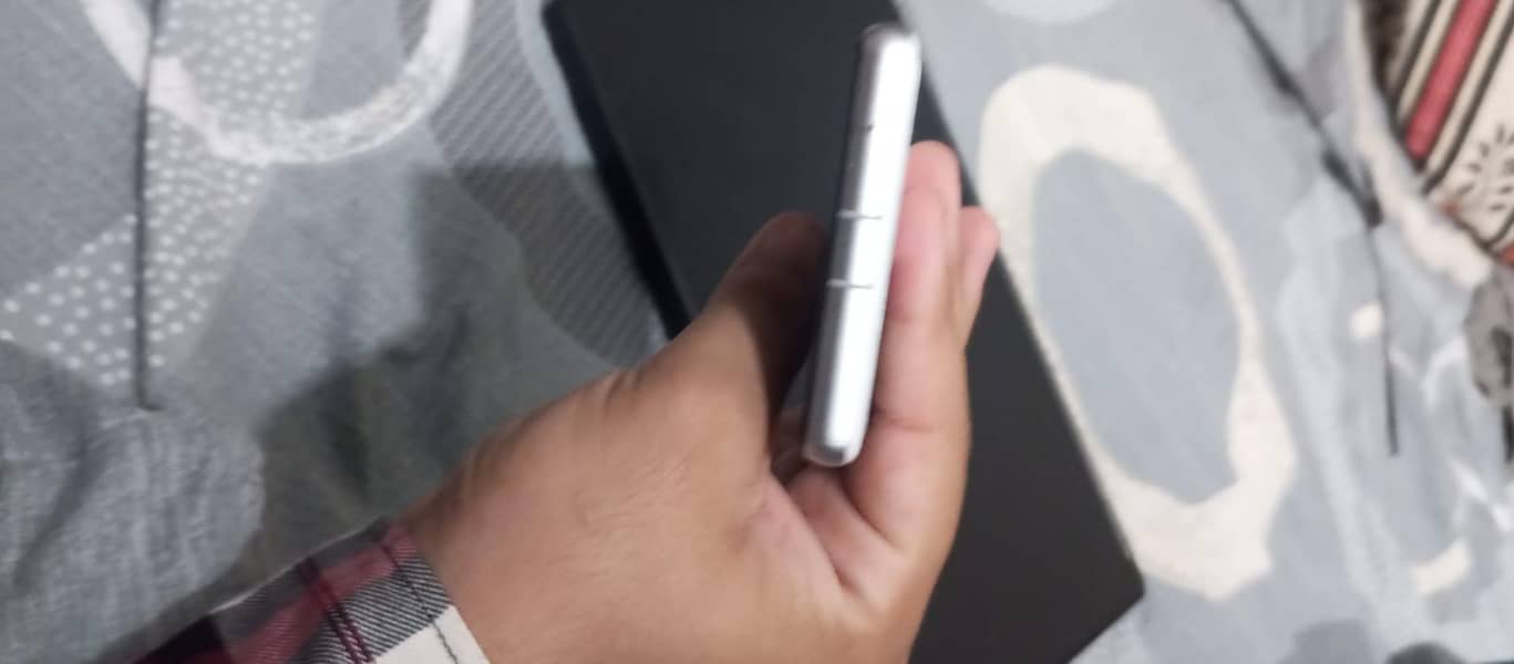 Google Pixel 7a 4