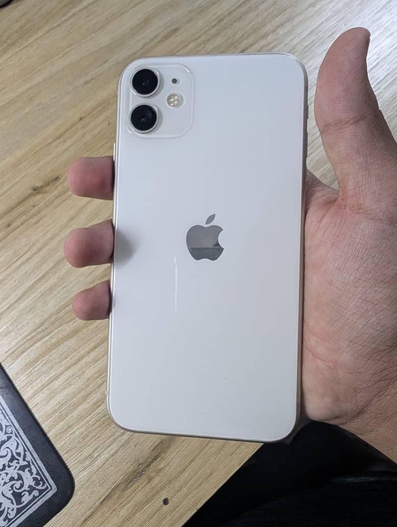 iPhone 11 4
