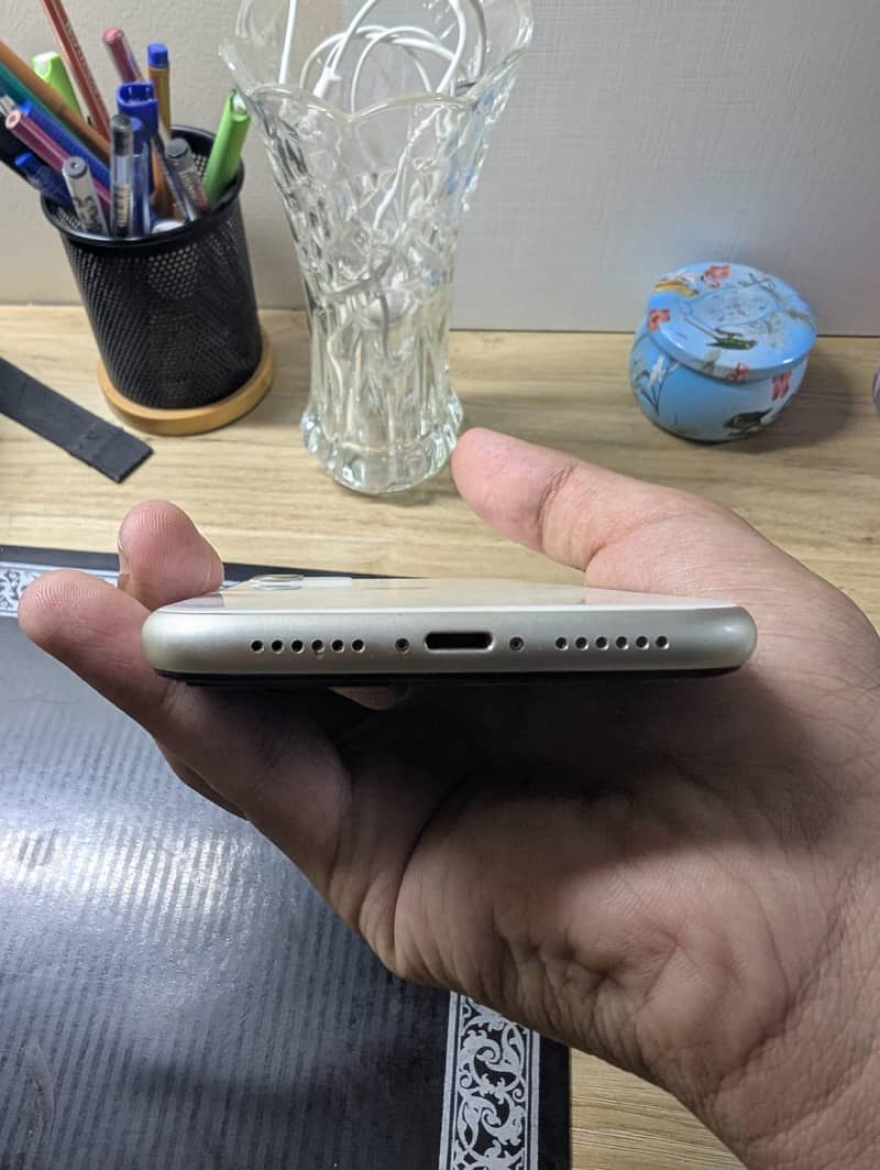 iPhone 11 5