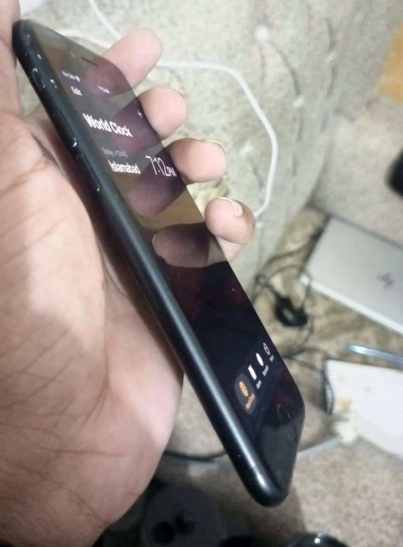 Apple iPhone SE 6