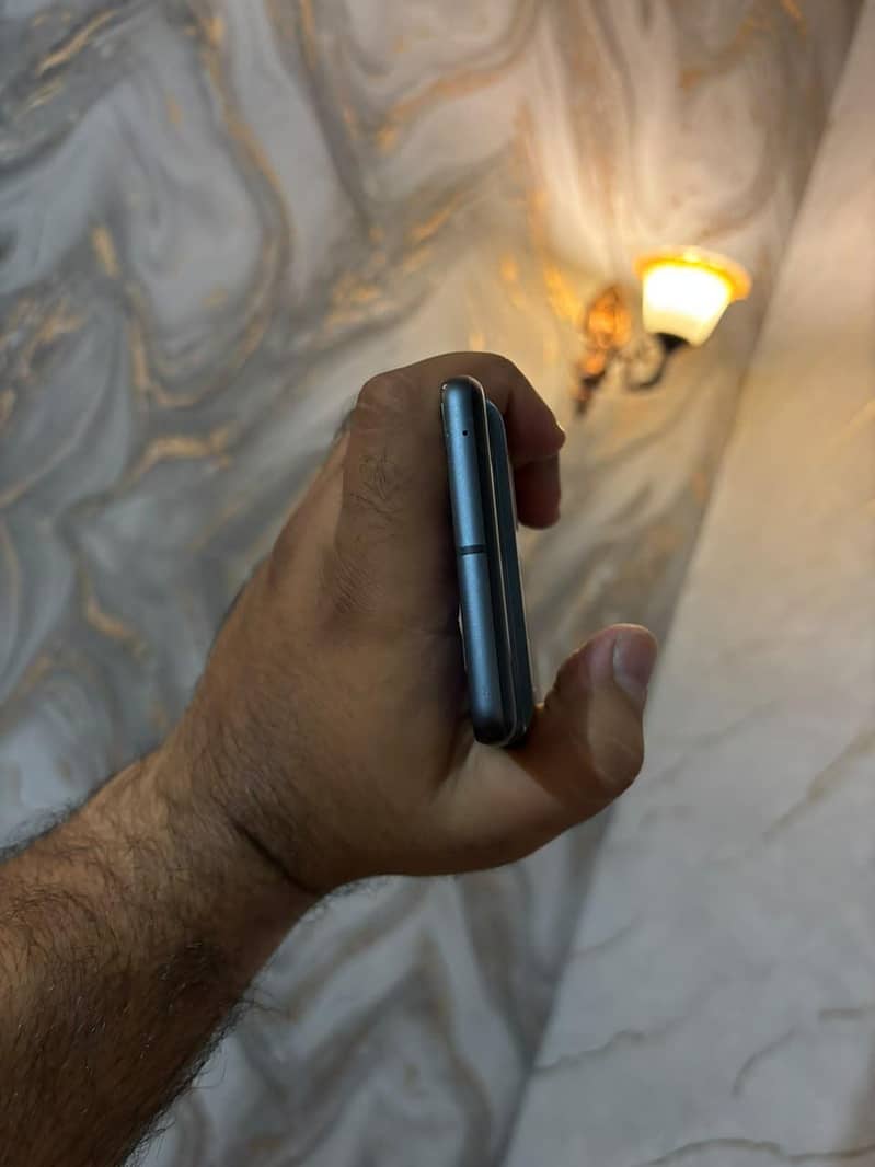 Google Pixel 7 4