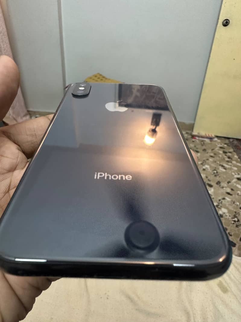Apple iPhone XS 3
