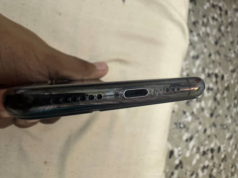 Apple iPhone XS 6
