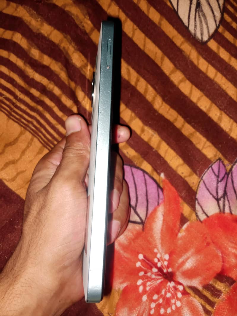 Tecno Spark Go 1 4