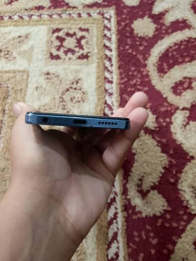Tecno Spark 20 8/256 urgent sale box and charger original