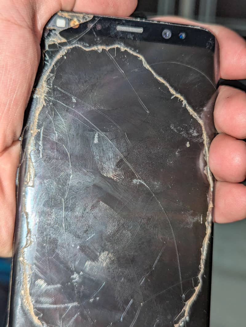 Samsung Mobile S8 1